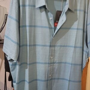 Men's Light Blue Short-Sleeve Button-Up Shirt